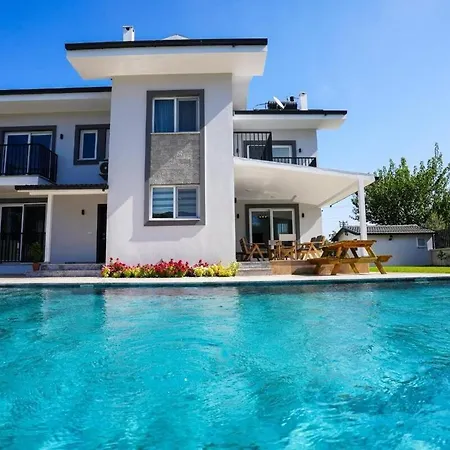 Atay Mandalina Villa *